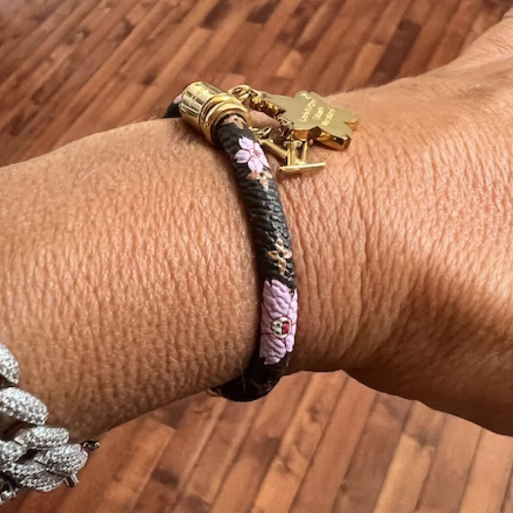 Louis Vuitton x Takashi Murakami Cherry Blossom Bracelet (LVXX016) - Picture 11 of 11